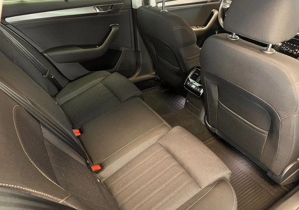Skoda Superb cena 114500 przebieg: 114135, rok produkcji 2020 z Piła małe 172
